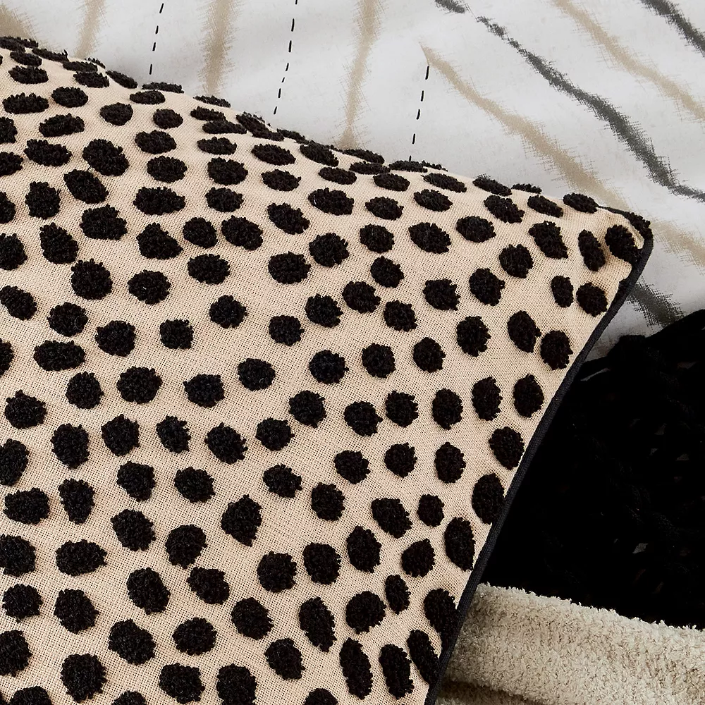 Nalu Mele Linen Decorative Pillow - 20" X 20" 5 Nalu Mele Linen Decorative Pillow - 20" X 20" - Image 3